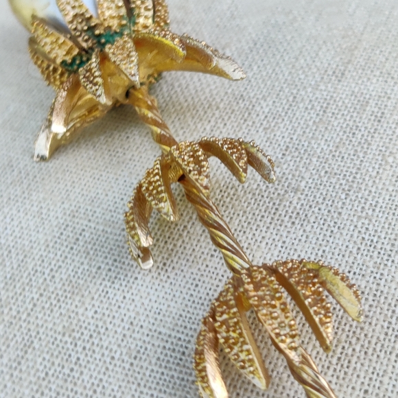 Large vintage pearl flower brooch - Picture 3 of 6